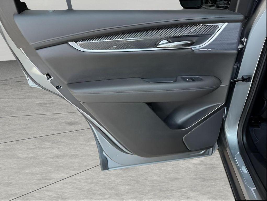 used 2024 Cadillac XT6 car, priced at $49,457