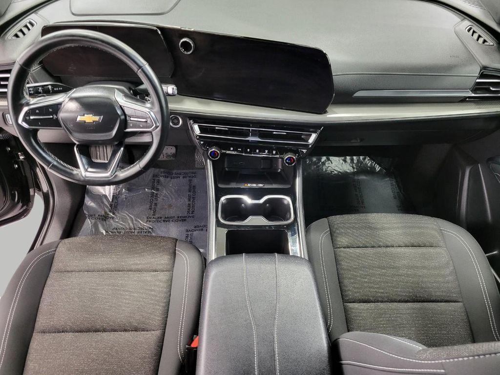 used 2025 Chevrolet Traverse car, priced at $38,721