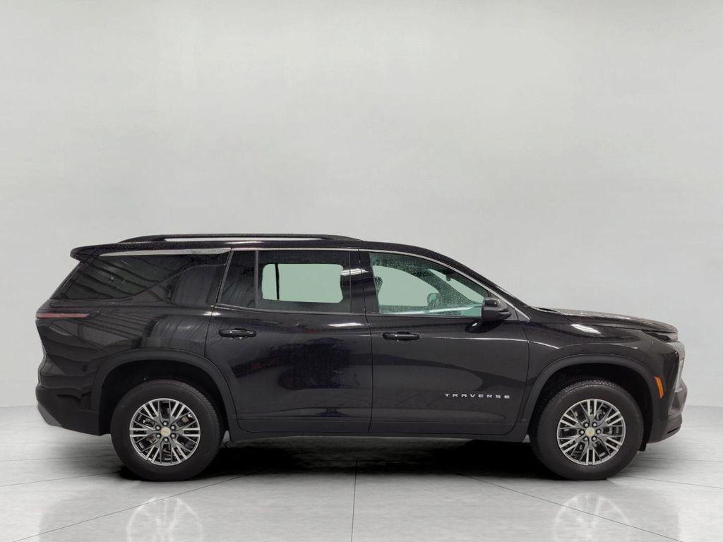 used 2025 Chevrolet Traverse car, priced at $38,721