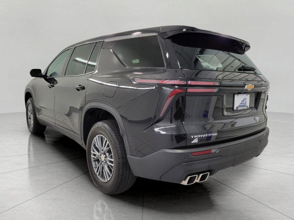 used 2024 Chevrolet Traverse car, priced at $36,933