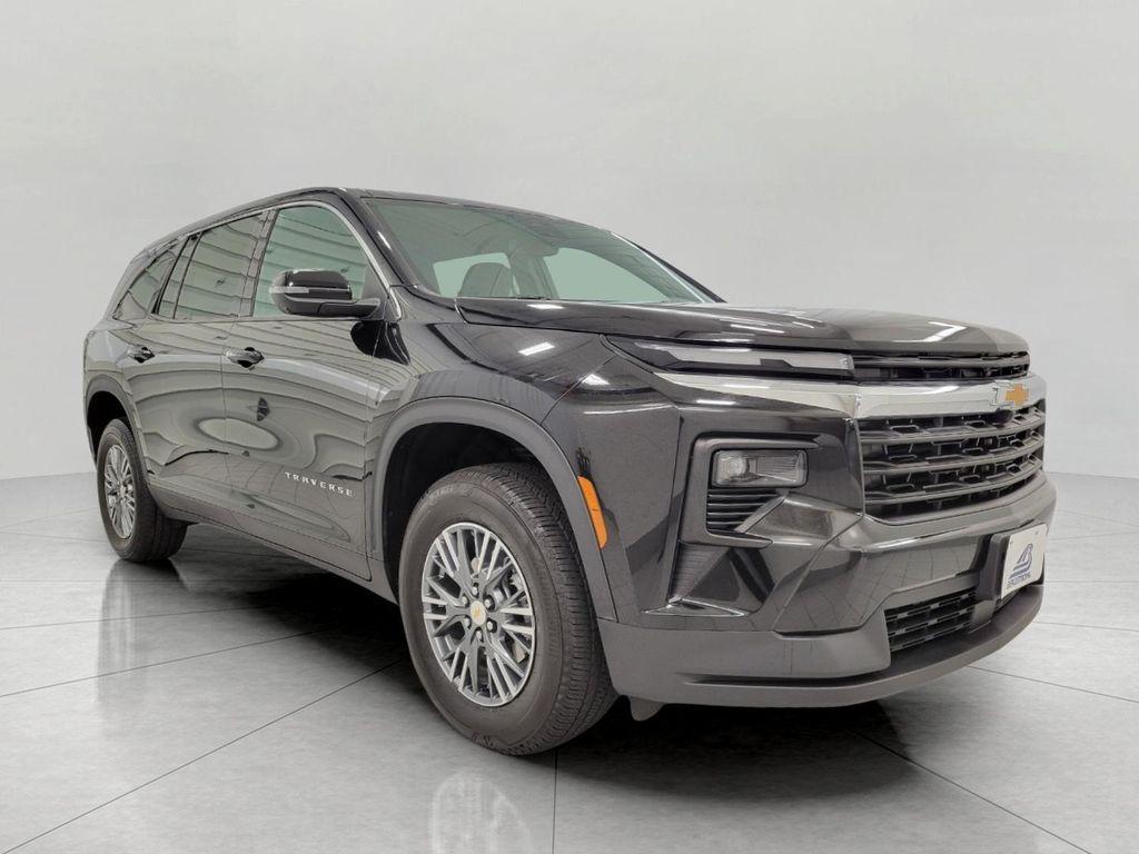 used 2024 Chevrolet Traverse car, priced at $36,933