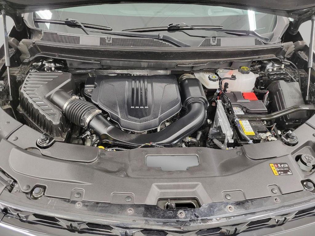 used 2025 Chevrolet Traverse car, priced at $52,905