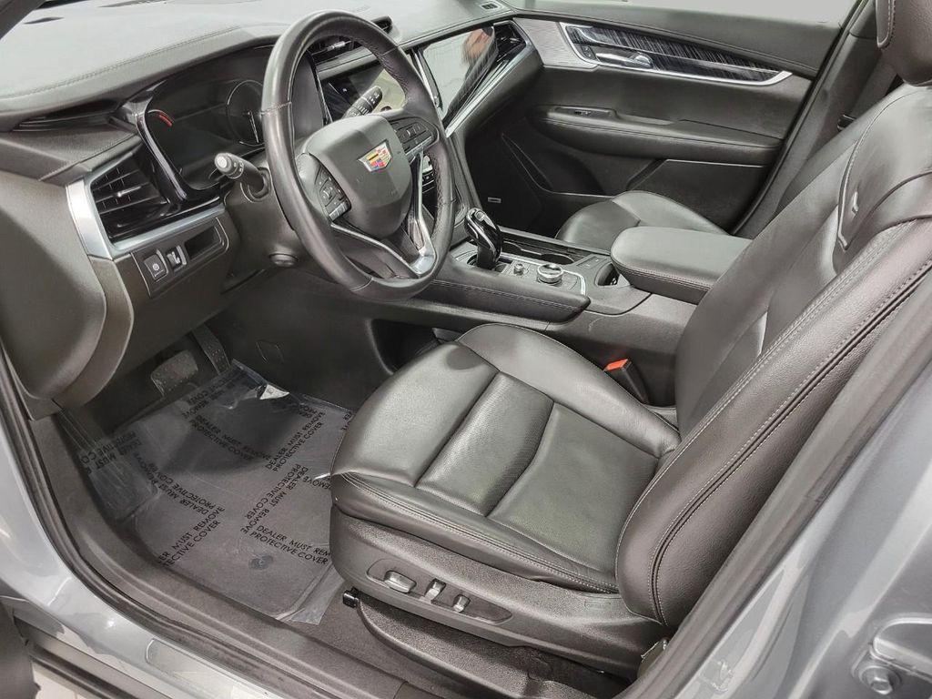 used 2025 Cadillac XT6 car, priced at $47,478