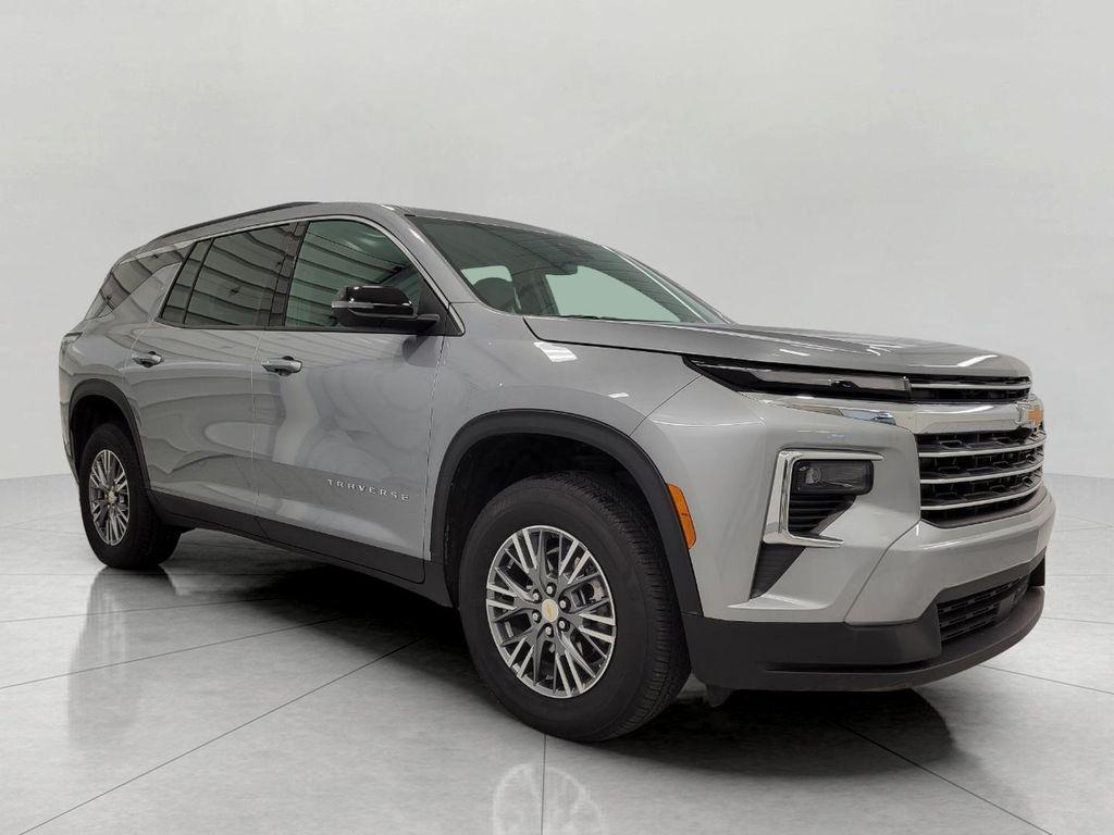 used 2025 Chevrolet Traverse car, priced at $37,995
