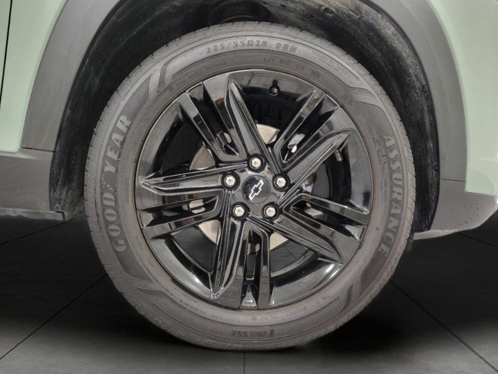 used 2025 Chevrolet Trax car, priced at $24,998