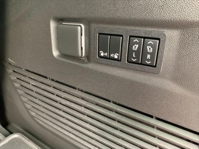 used 2021 GMC Yukon car, priced at $45,163
