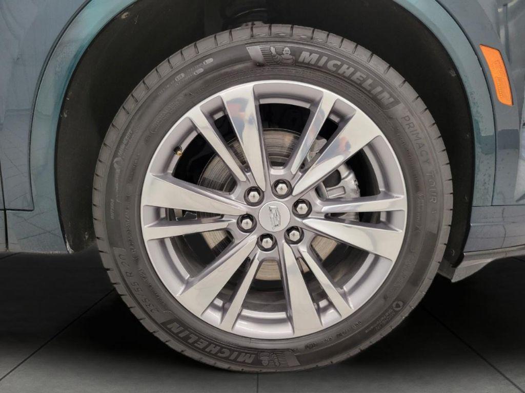 used 2025 Cadillac XT6 car, priced at $46,257
