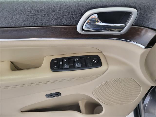 used 2018 Jeep Grand Cherokee car, priced at $18,137
