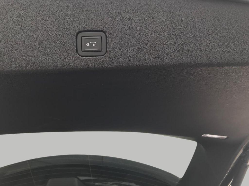 used 2025 Cadillac XT6 car, priced at $45,944