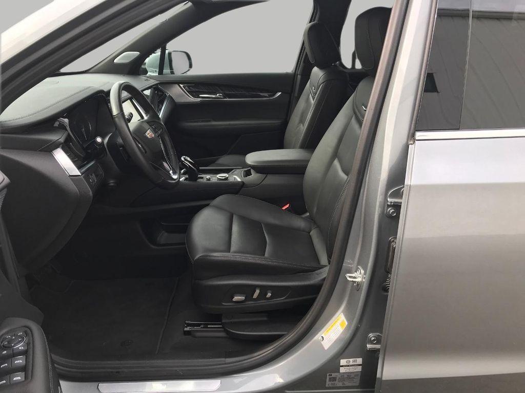 used 2025 Cadillac XT6 car, priced at $45,944