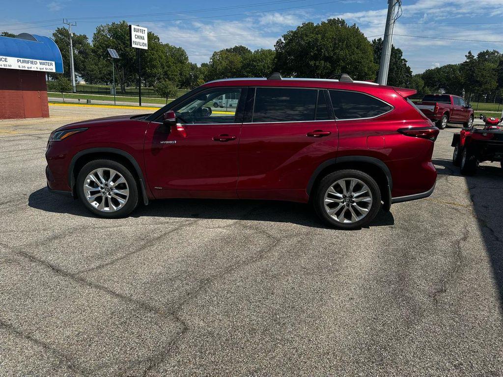 used 2021 Toyota Highlander Hybrid car, priced at $30,995