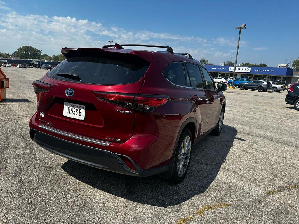 used 2021 Toyota Highlander Hybrid car, priced at $30,995