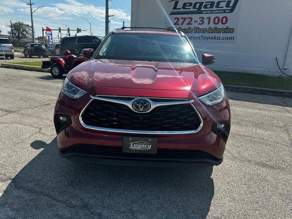used 2021 Toyota Highlander Hybrid car, priced at $30,995