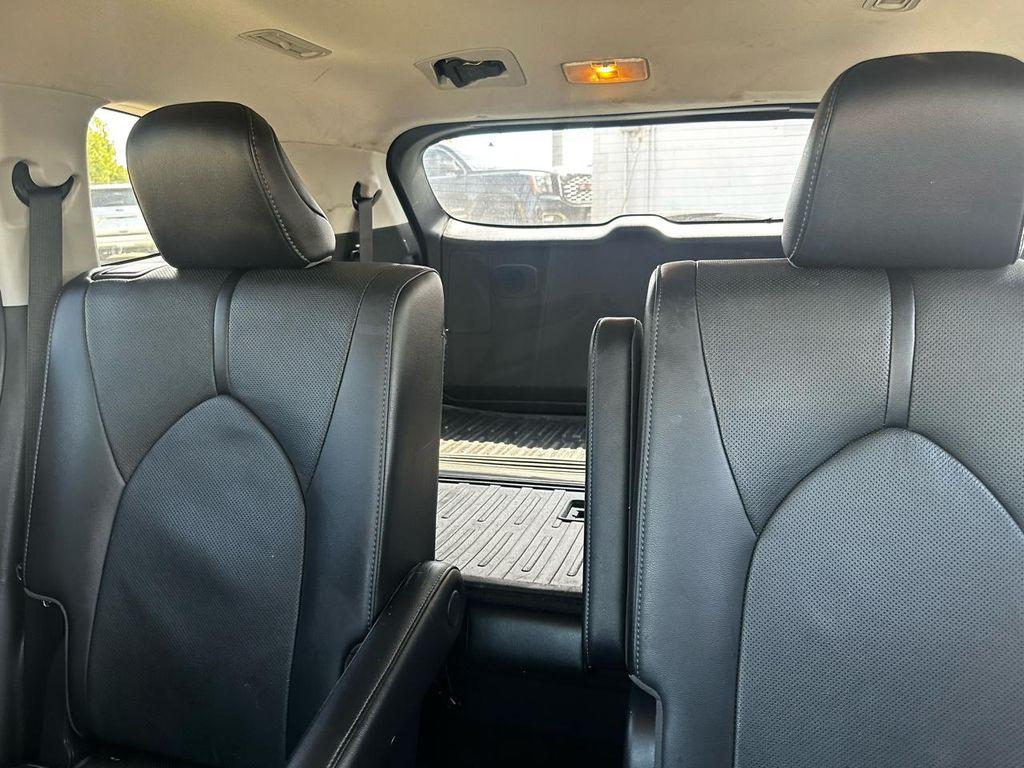 used 2021 Toyota Highlander Hybrid car, priced at $30,995