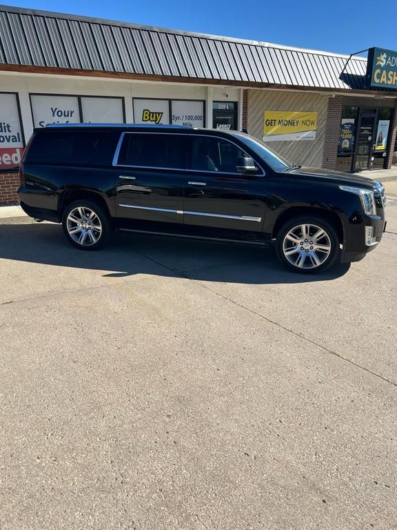 used 2018 Cadillac Escalade ESV car, priced at $29,995