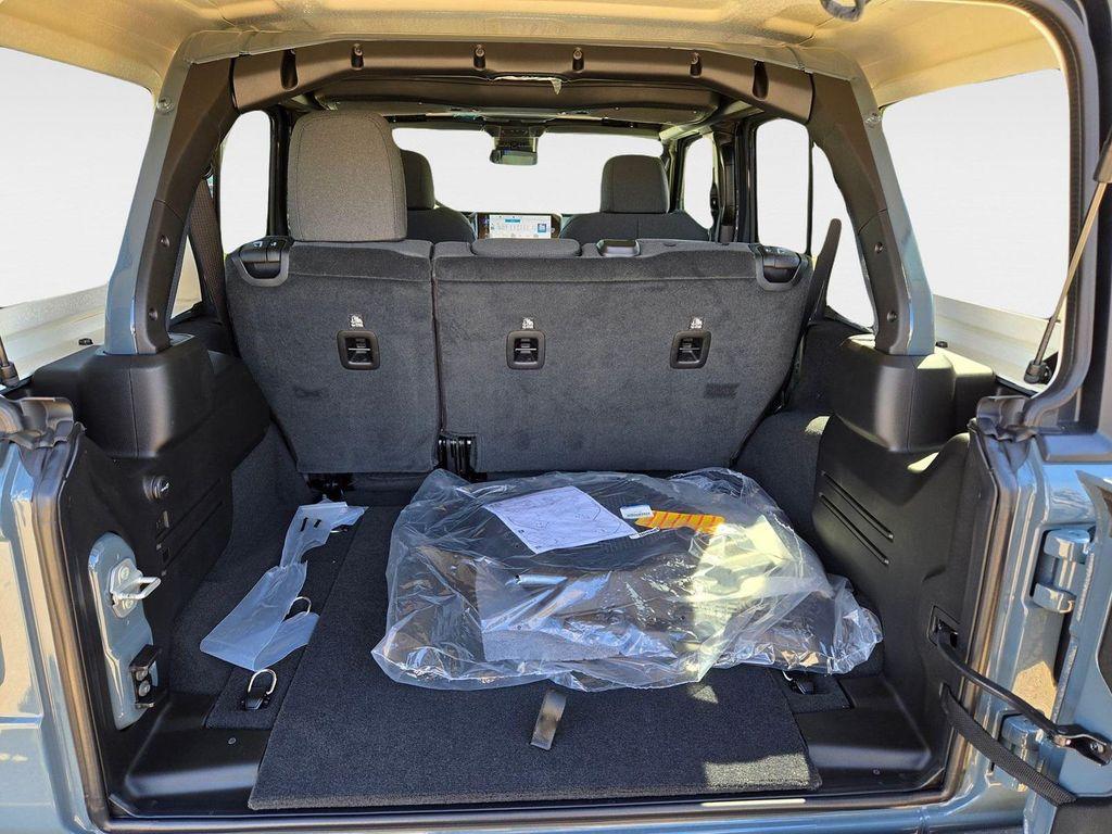 new 2025 Jeep Wrangler car