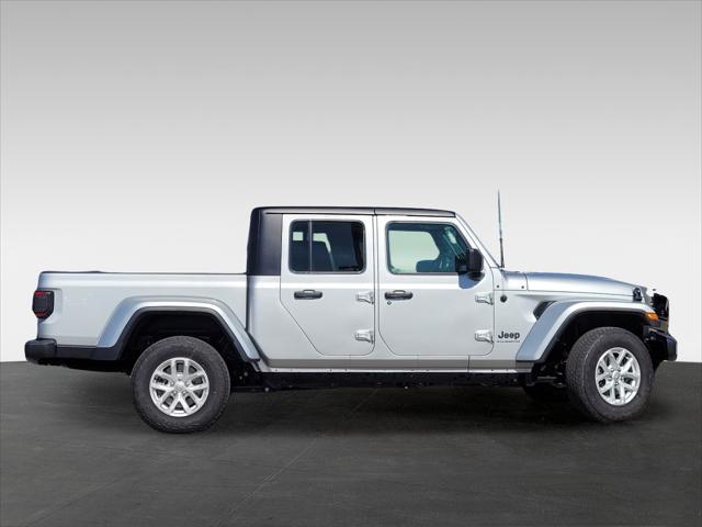 new 2023 Jeep Gladiator car, priced at $53,998