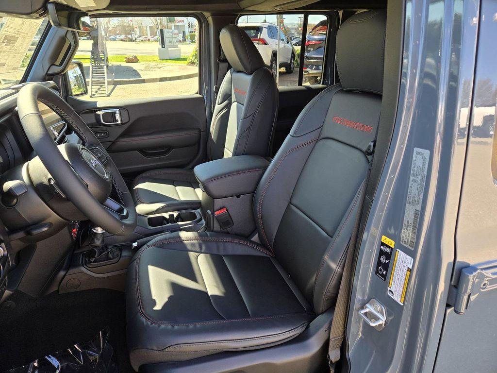 new 2025 Jeep Wrangler car, priced at $65,745