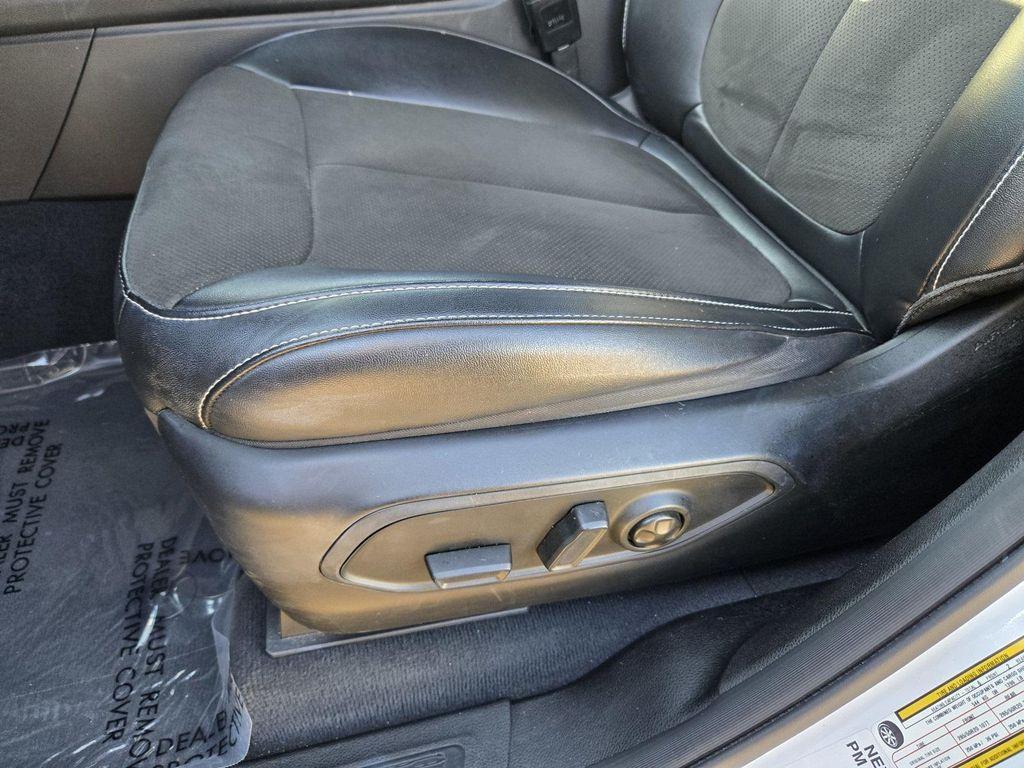 used 2023 Jeep Grand Cherokee L car, priced at $30,998