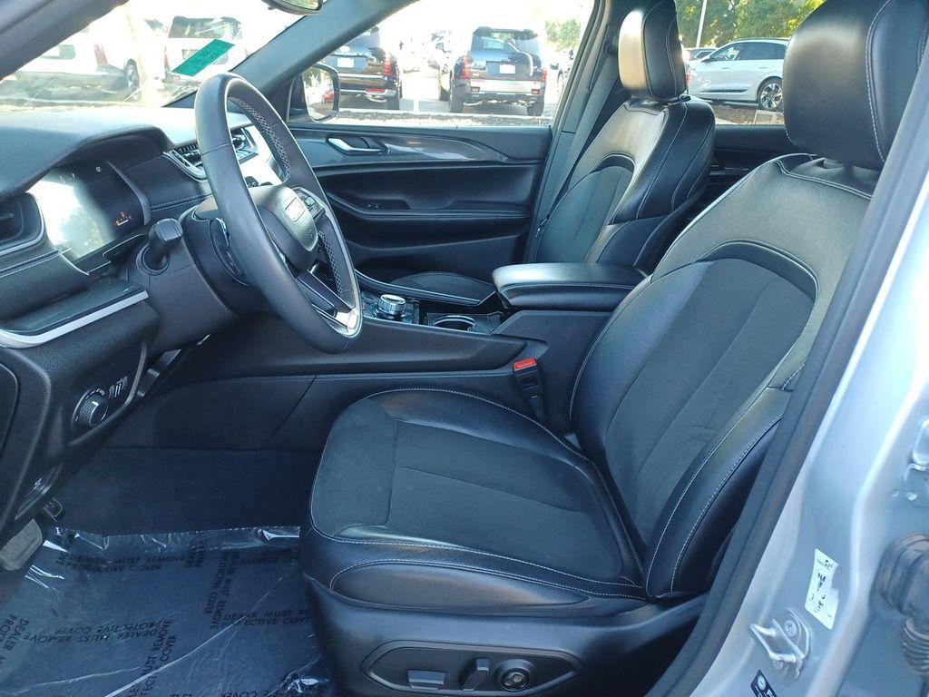 used 2023 Jeep Grand Cherokee car, priced at $30,860