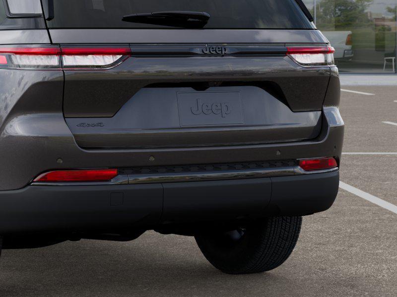 new 2025 Jeep Grand Cherokee car, priced at $40,481