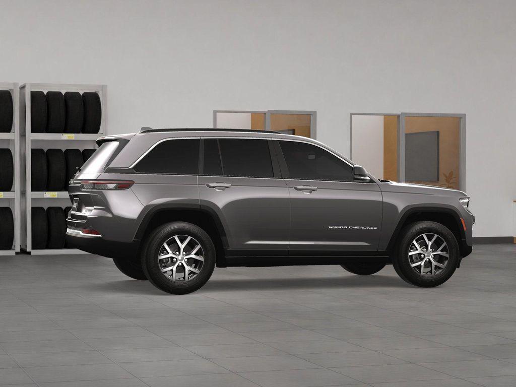 new 2025 Jeep Grand Cherokee car, priced at $45,761