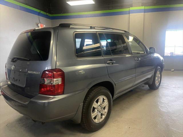 used 2004 Toyota Highlander car, priced at $5,995