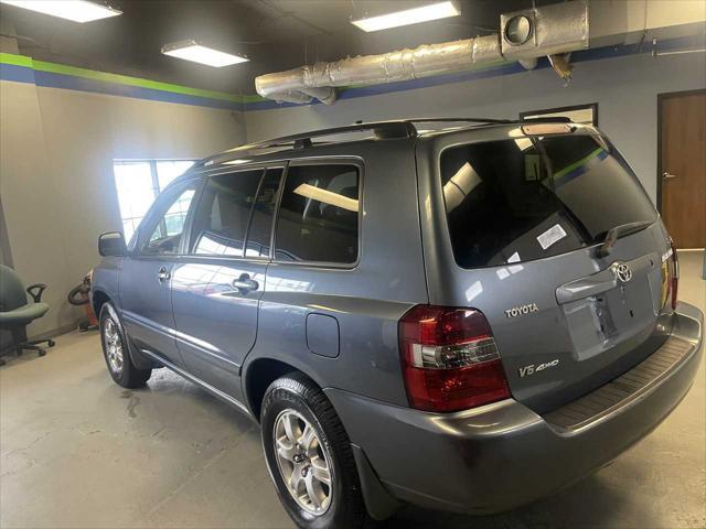 used 2004 Toyota Highlander car, priced at $5,995