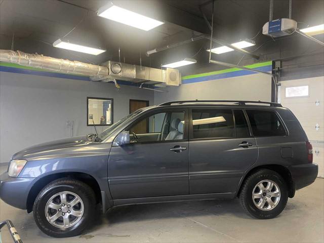 used 2004 Toyota Highlander car, priced at $5,995