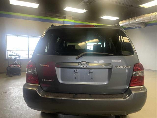 used 2004 Toyota Highlander car, priced at $5,995