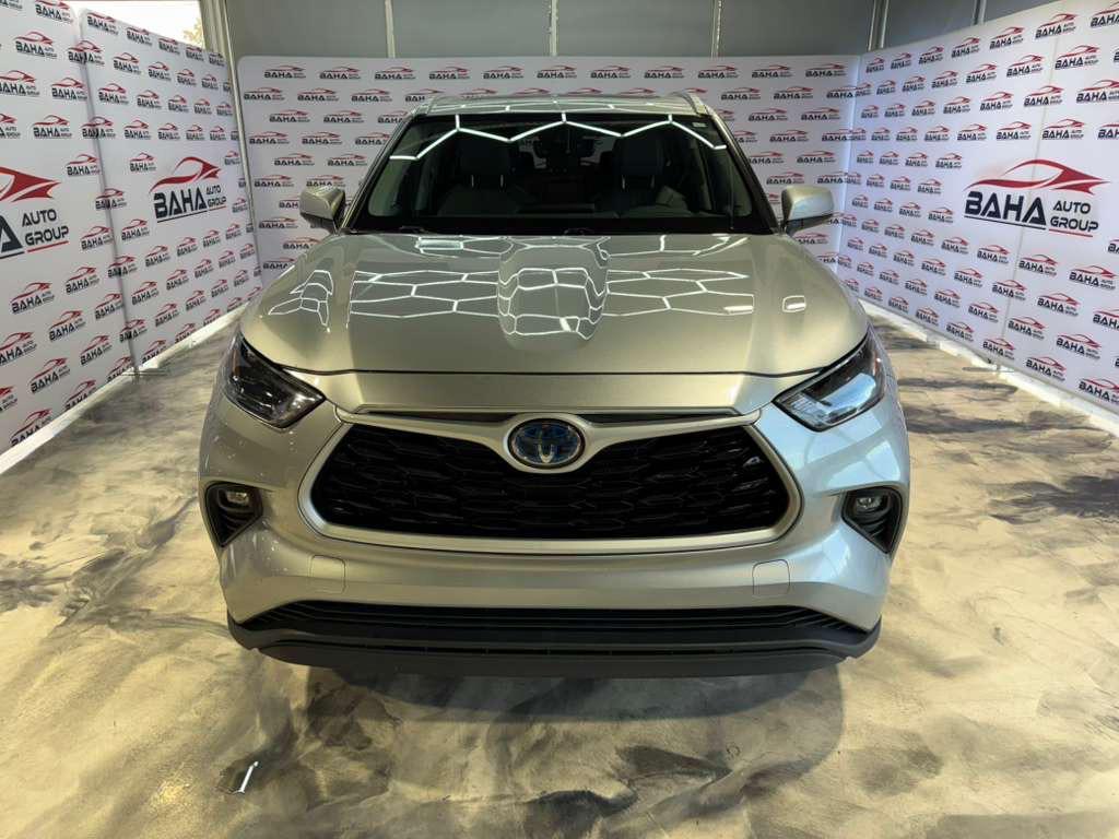 used 2024 Toyota Highlander Hybrid car, priced at $36,995