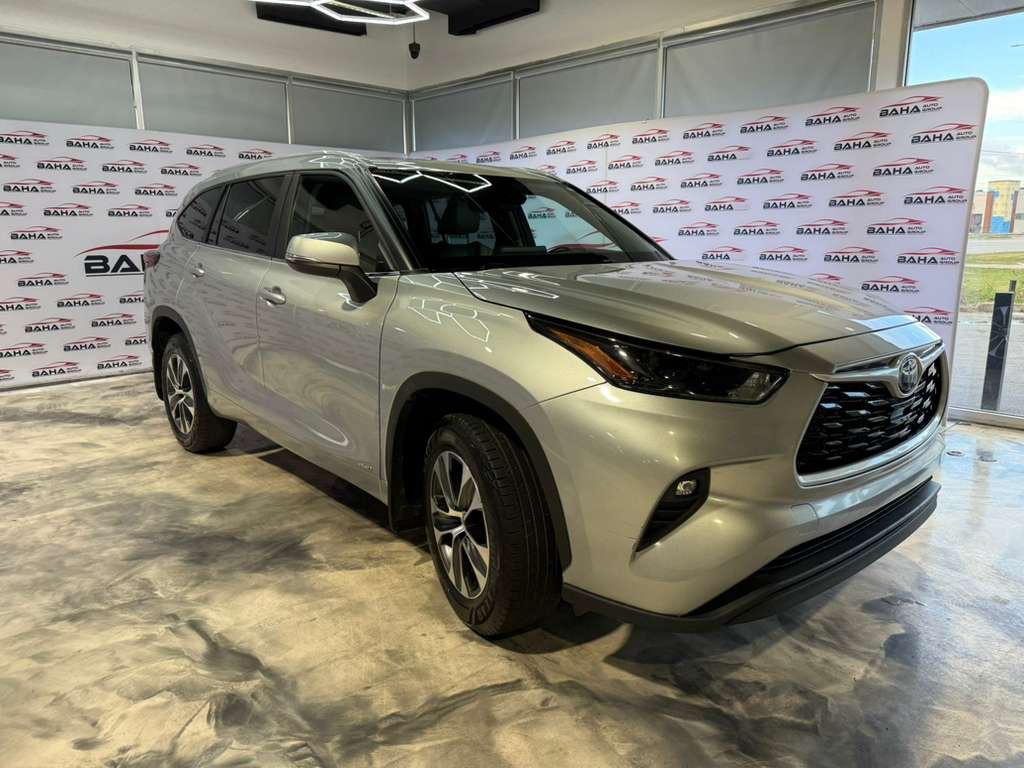 used 2024 Toyota Highlander Hybrid car, priced at $36,995