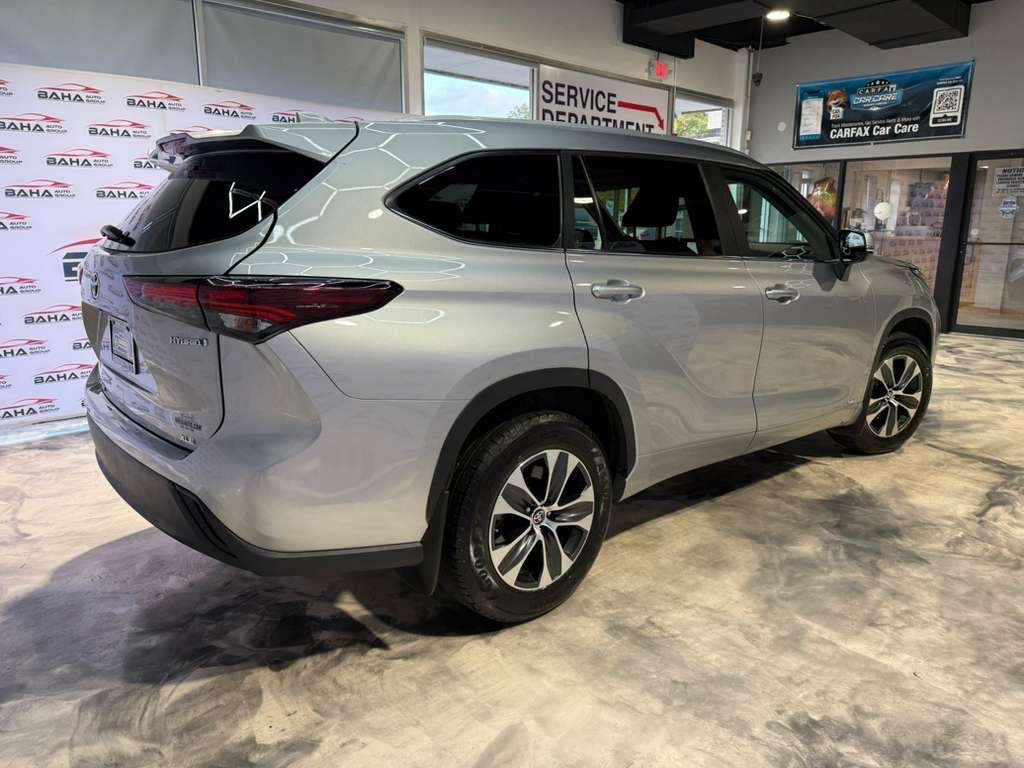 used 2024 Toyota Highlander Hybrid car, priced at $36,995