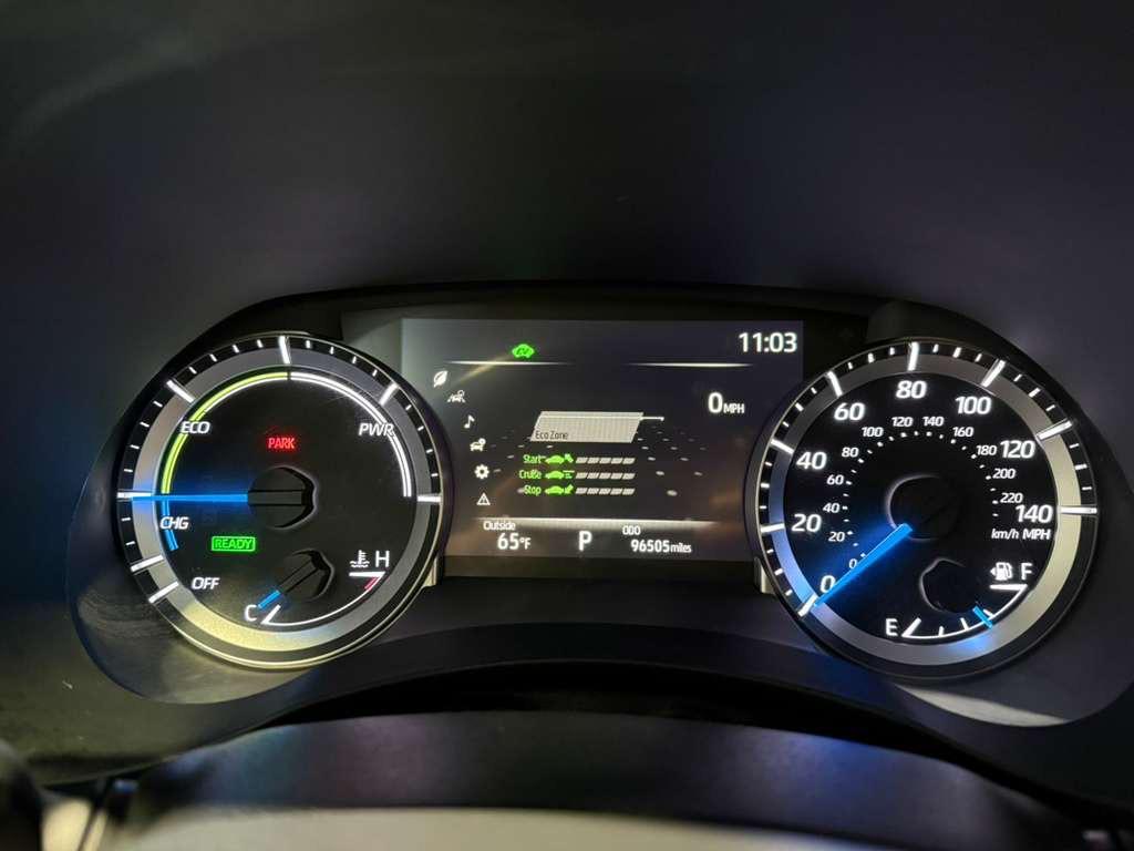 used 2024 Toyota Highlander Hybrid car, priced at $36,995