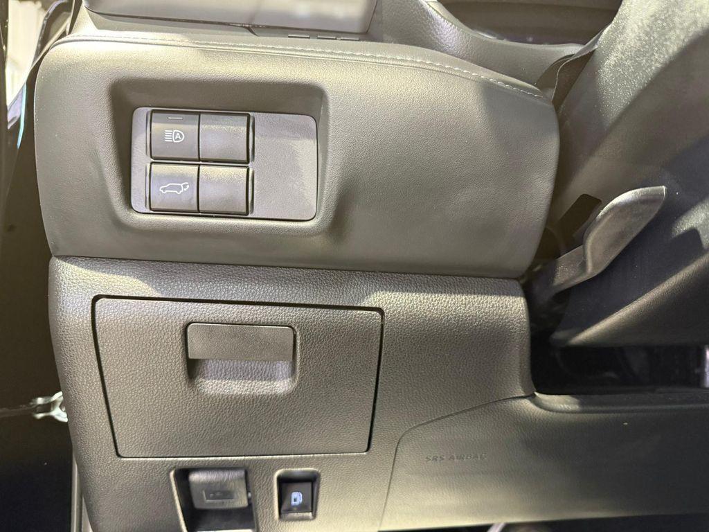 used 2021 Toyota Highlander Hybrid car, priced at $31,995
