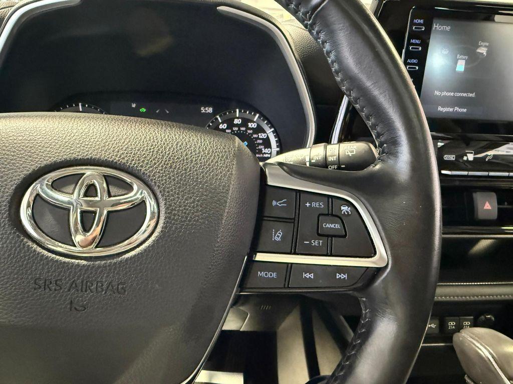 used 2021 Toyota Highlander Hybrid car, priced at $31,995