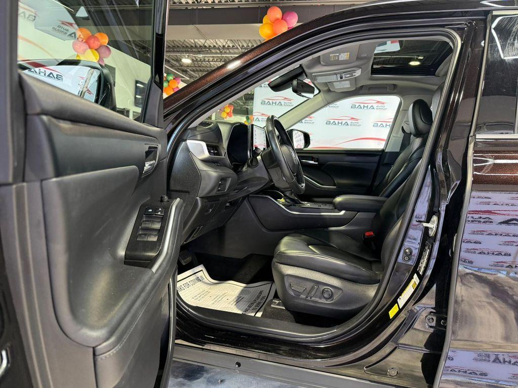 used 2021 Toyota Highlander Hybrid car, priced at $31,995