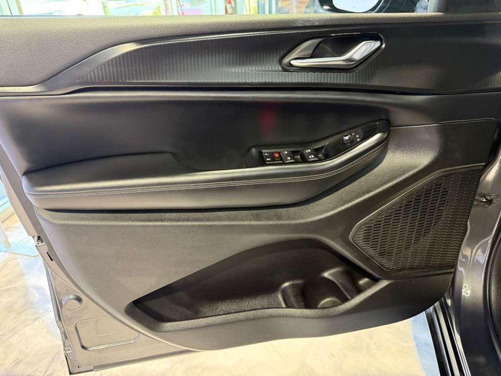 used 2024 Jeep Grand Cherokee L car, priced at $29,995