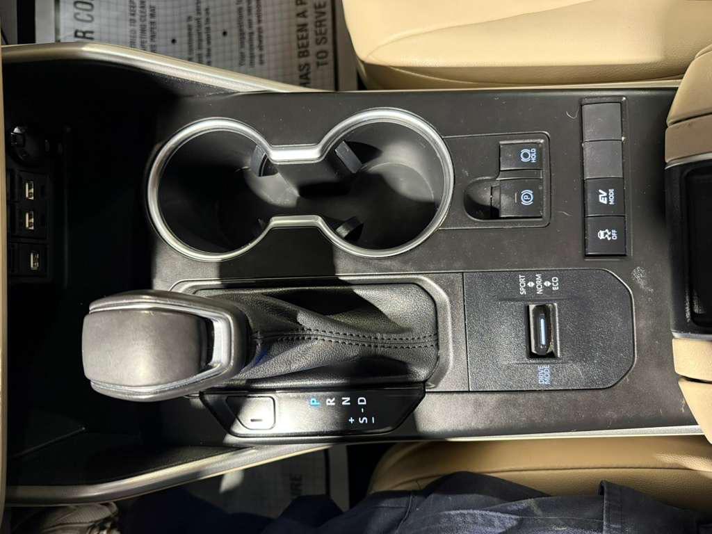 used 2021 Toyota Highlander Hybrid car, priced at $33,995