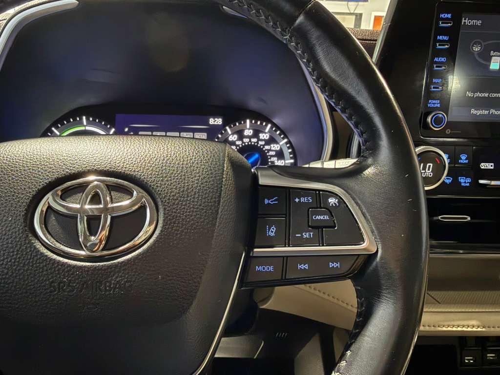 used 2021 Toyota Highlander Hybrid car, priced at $33,995