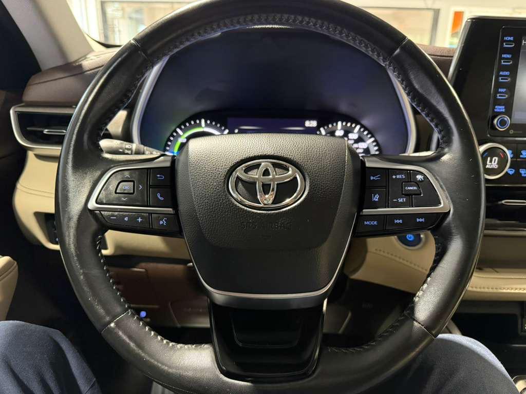 used 2021 Toyota Highlander Hybrid car, priced at $33,995