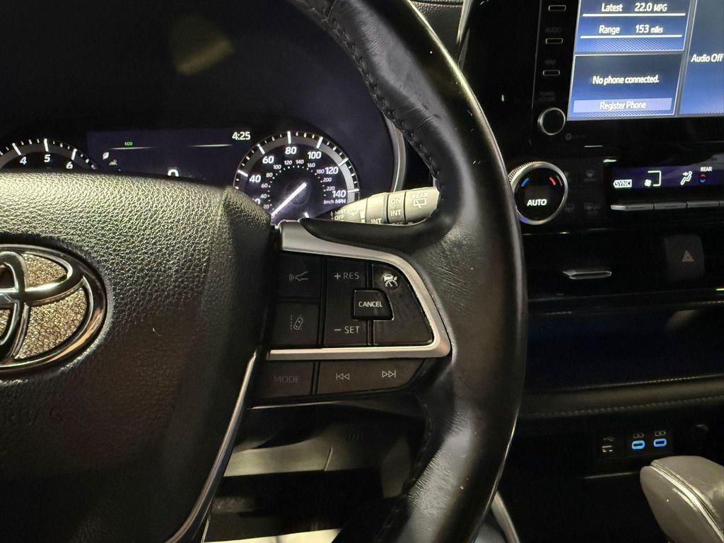 used 2022 Toyota Highlander car, priced at $31,995