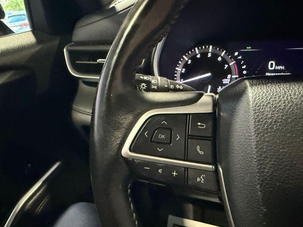 used 2022 Toyota Highlander car, priced at $31,995