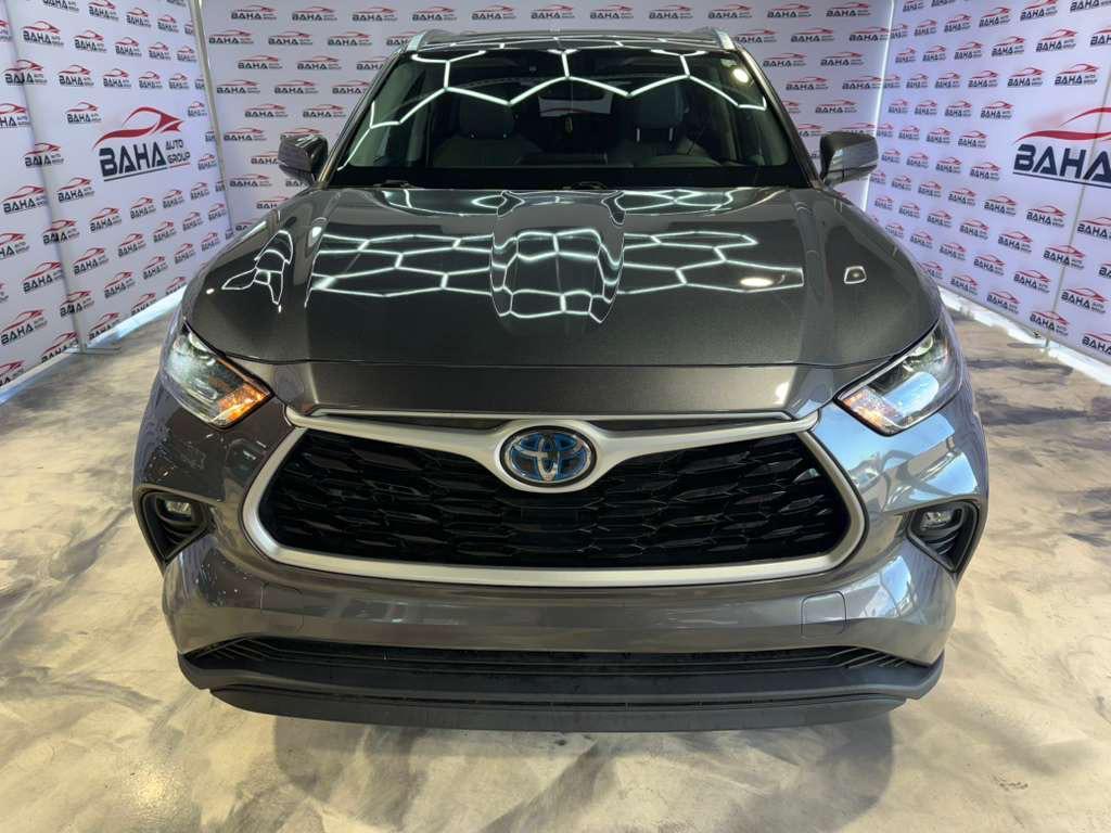 used 2021 Toyota Highlander Hybrid car, priced at $31,995