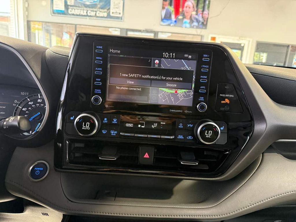 used 2021 Toyota Highlander Hybrid car, priced at $31,995