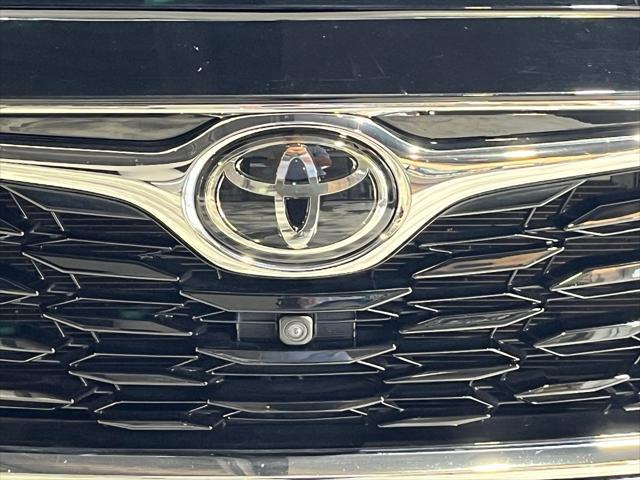 used 2021 Toyota Highlander car, priced at $27,595