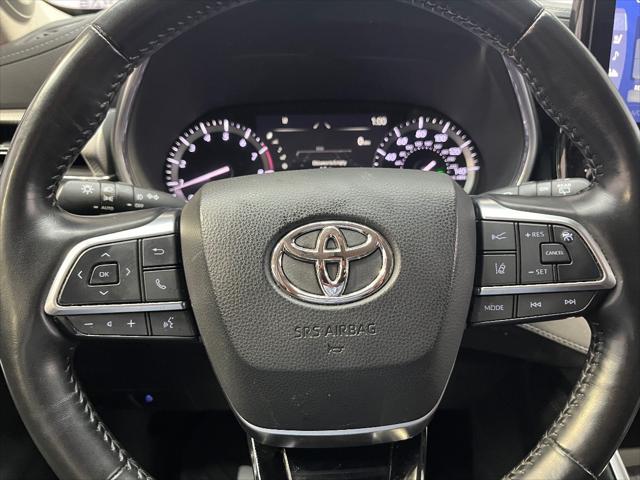 used 2021 Toyota Highlander car, priced at $27,595