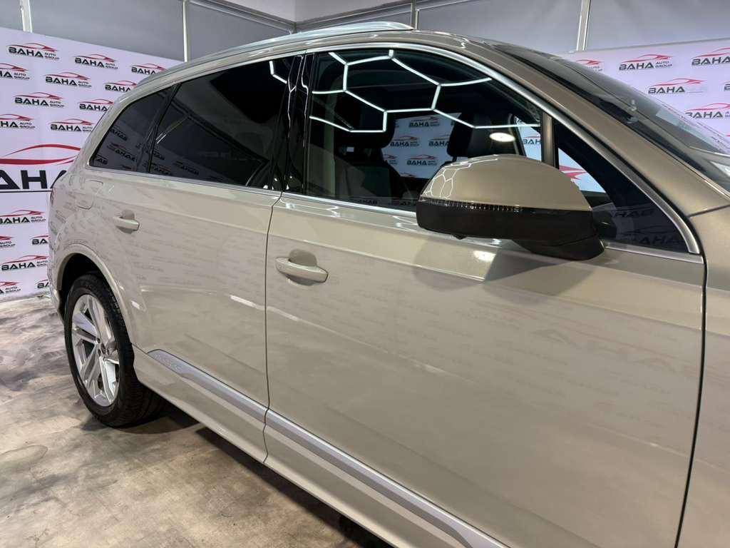 used 2024 Audi Q7 car, priced at $43,995