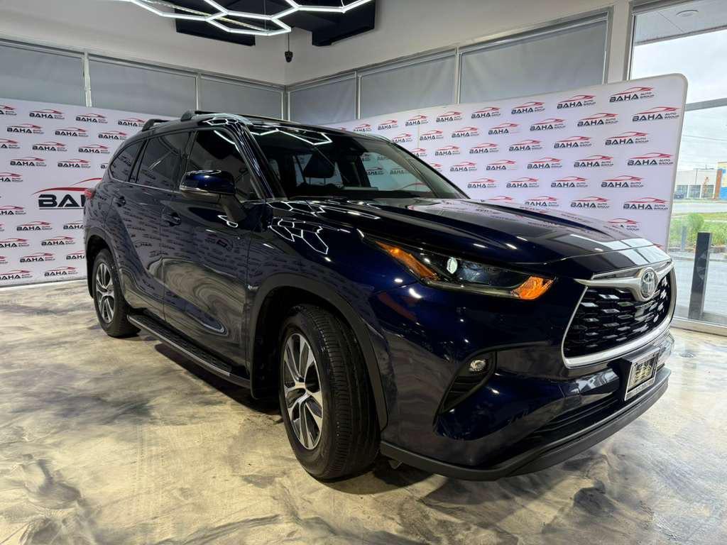 used 2021 Toyota Highlander car, priced at $29,995