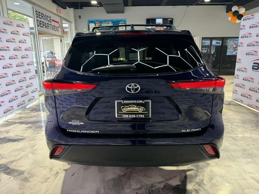 used 2021 Toyota Highlander car, priced at $29,995